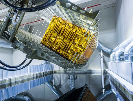 The new systems can produce honeycomb blocks up to a size of 2700 x 3600 mm in a highly automated process.
Photo: SCHÜTZ